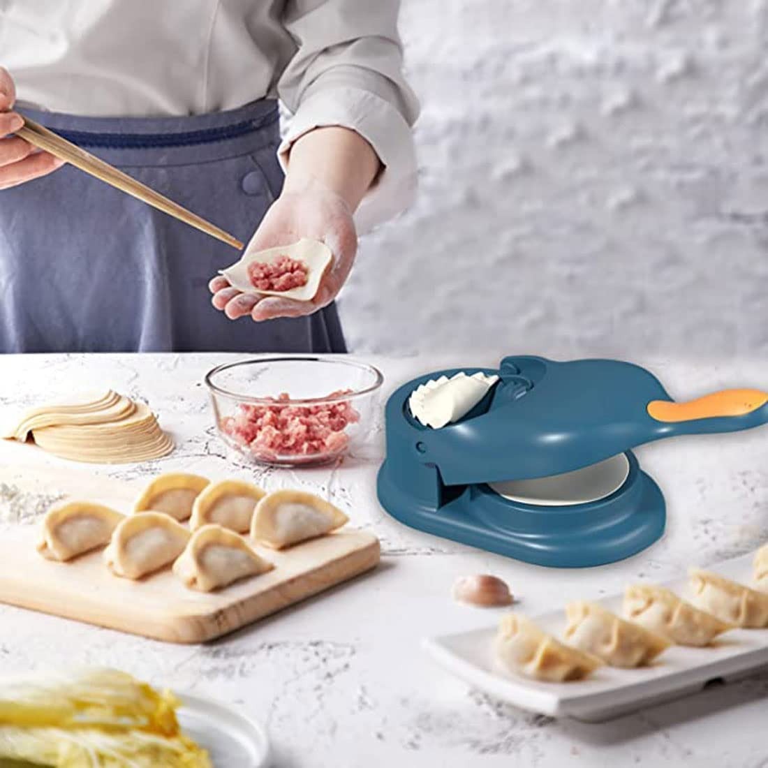 Dumpling Maker Kitchen Press Mold Tool (Random Color)